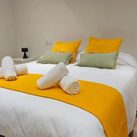 Ciudad Y Playa Apartment *