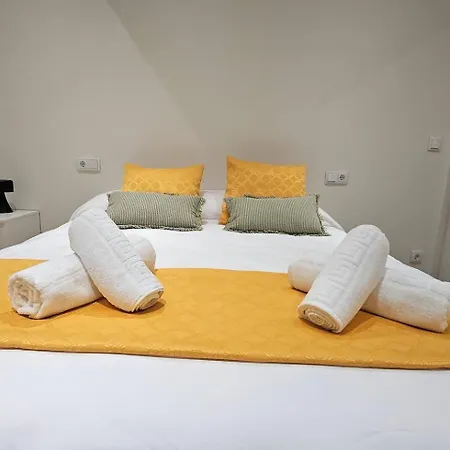 Ciudad Y Playa Apartment *